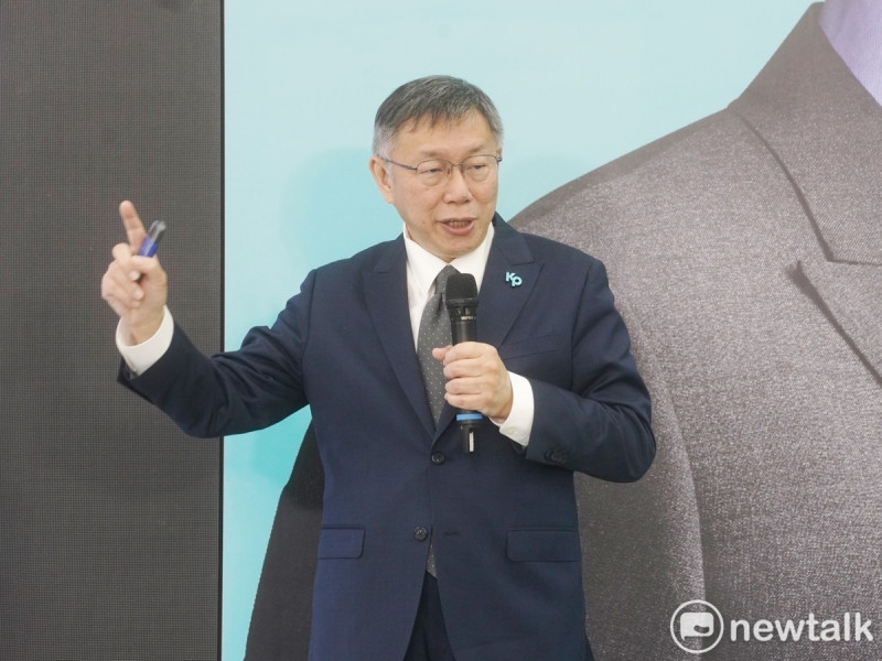 台灣民眾黨總統參選人柯文哲舉行記者會，公布勞動政策。   圖：張良一 / 攝