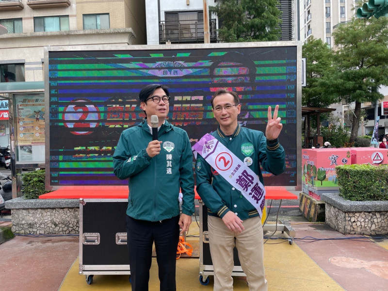 陳其邁北上輔選鄭運鵬。 圖:翻攝自臉書 陳其邁北上輔選鄭運鵬。 圖:翻攝自臉書