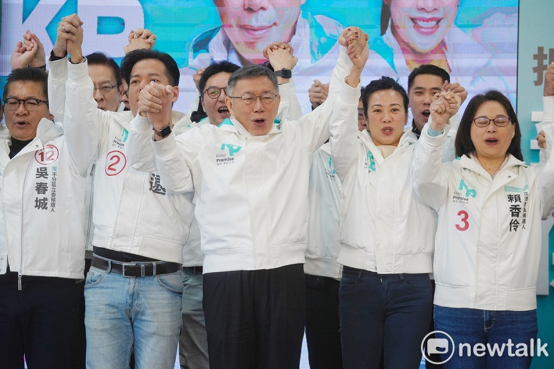 民眾黨前主席柯文哲原擬將徐春鶯列入 2024 年立委候選人不分區名單,惟因其過往經歷與言行引發外界爭議,最終該提名計劃未能實現。 圖:張良一/攝 民眾黨前主席柯文哲原擬將徐春鶯列入 2024 年立委候選人不分區名單,惟因其過往經歷與言行引發外界爭議,最終該提名計劃未能實現。 圖:張良一/攝