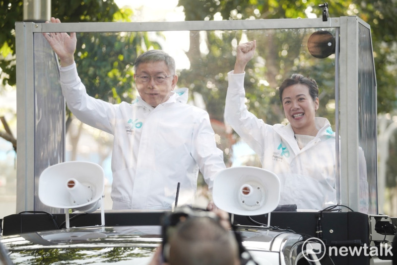 民眾黨總統候選人柯文哲、副總統候選人吳欣盈2日進行全台大車掃。   圖：張良一/攝