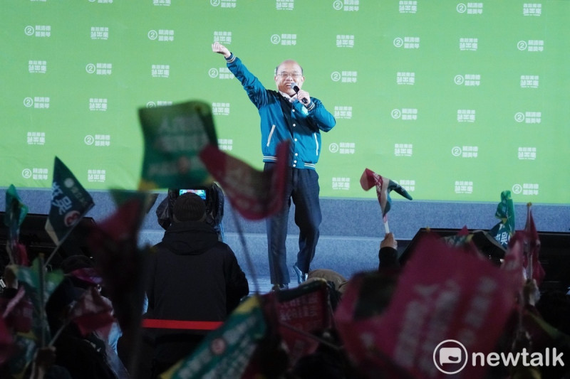前行政院長蘇貞昌主席在新北土城舉行的民進黨總統大選造勢晚會。   圖：張良一/攝