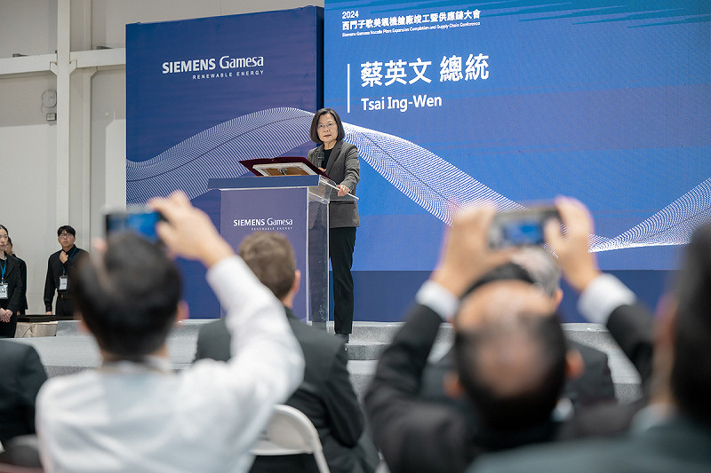 蔡英文赴台中出席「西門子歌美颯機艙廠竣工暨供應鏈大會」。 圖:總統府提供 蔡英文赴台中出席「西門子歌美颯機艙廠竣工暨供應鏈大會」。 圖:總統府提供