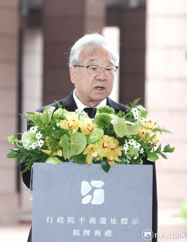 台灣二二八關懷總會理事長王文宏在不義遺址標示揭牌典禮致詞。   圖：張良一/攝