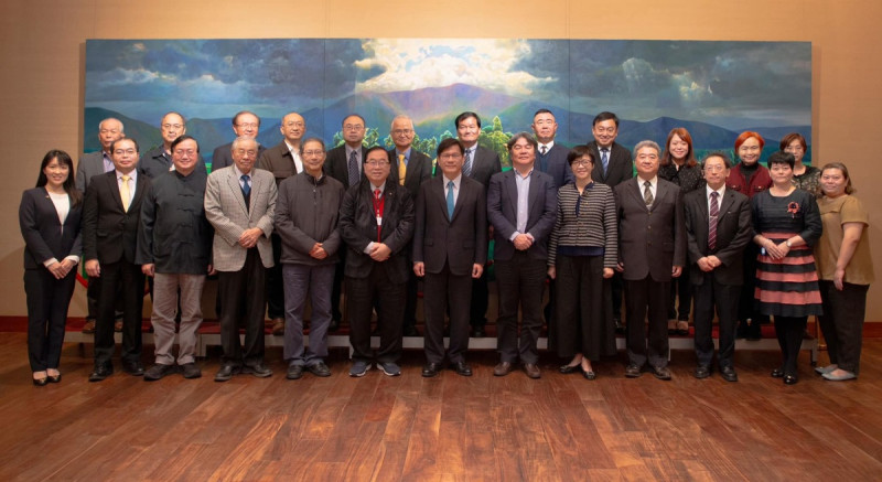  林佳龍在過年前代表總統蔡英文接見台灣社區醫院協會。 圖：翻攝自林佳龍臉書 