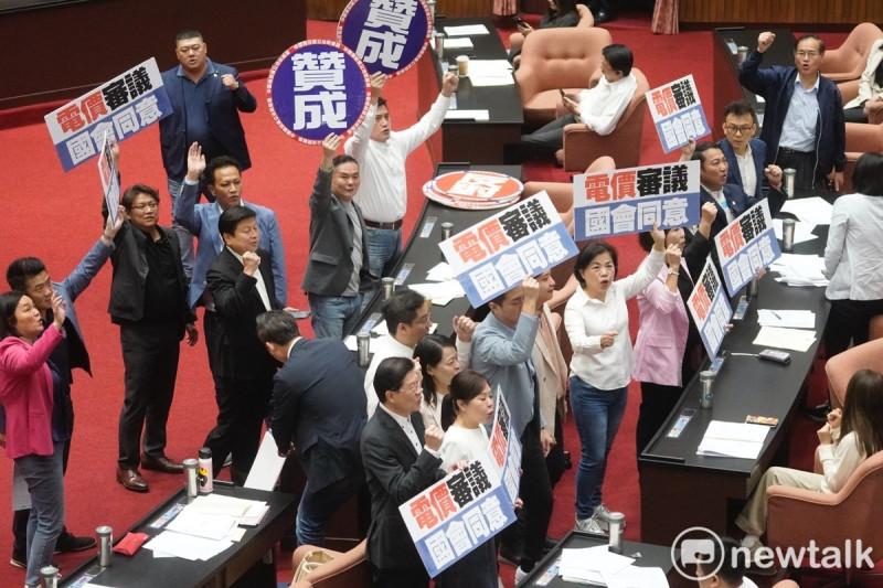 立法院院會今（3）進行表決大戰，包含電業法等修正案，由國民黨團以人數全面勝出。   圖：張良一/攝