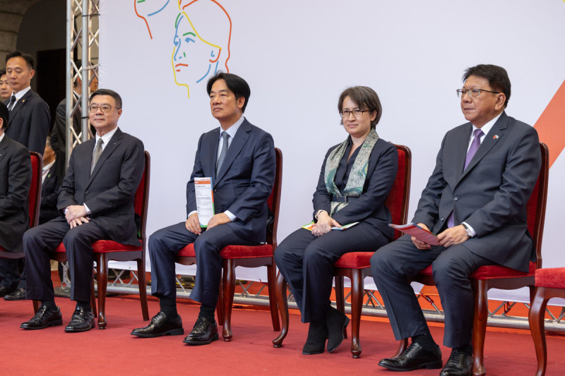 潘孟安陪同賴清德、蕭美琴出席海外僑胞回國慶賀新任總統副總統就職茶會。 圖：總統府/提供 