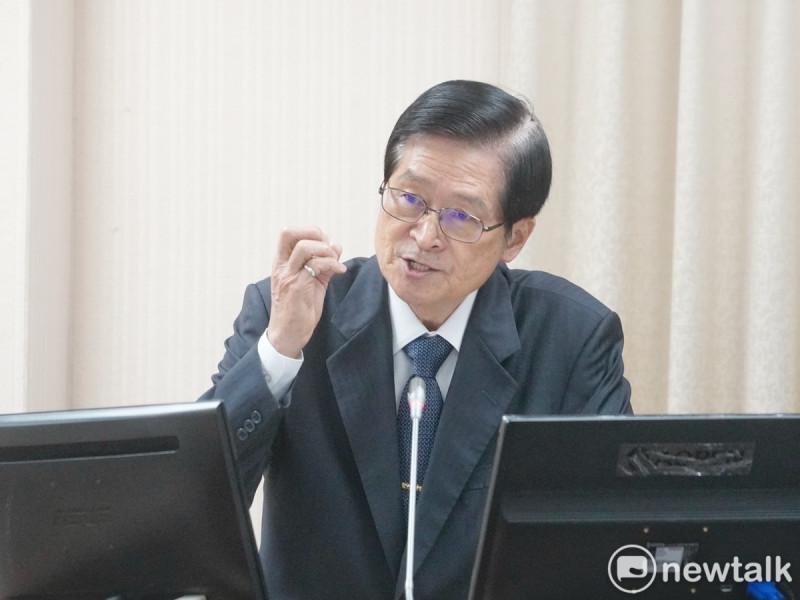 退撫會主委嚴德發在立院外交及國防委員會備詢。   圖：張良一/攝