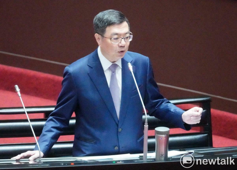 行政院長卓榮泰說明立法院職權行使法及中華民國刑法移請立法院覆議案及備詢。   圖：張良一/攝