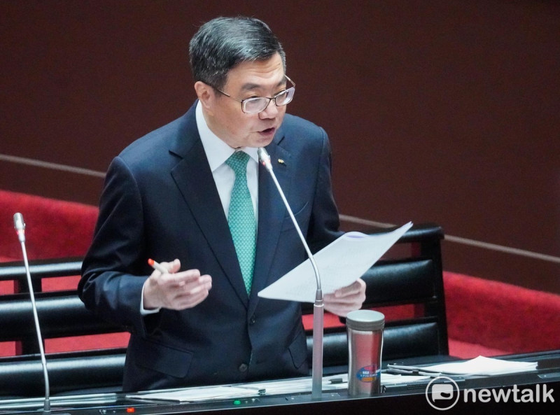 行政院長卓榮泰在立院全院委員會備詢。   圖：張良一/攝