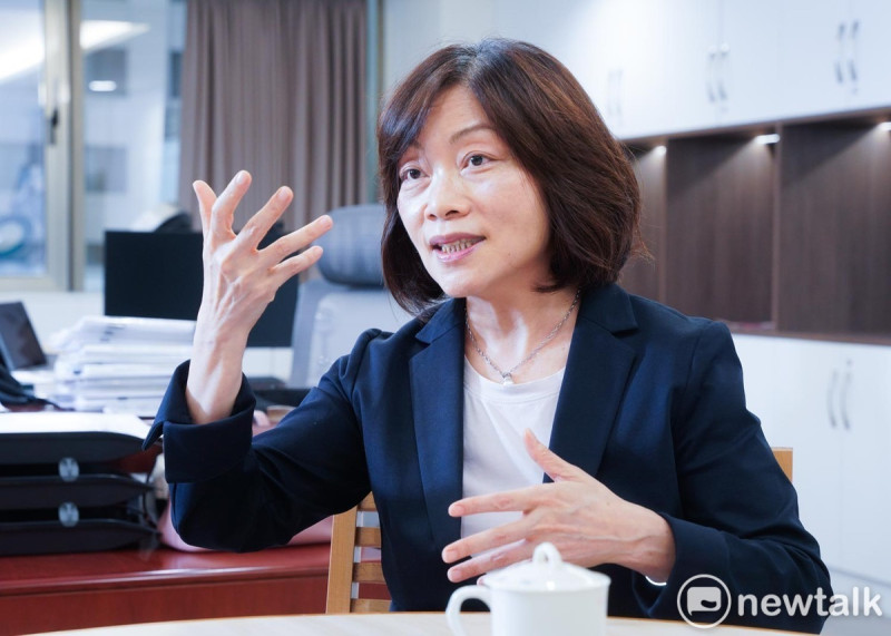 勞動部長何佩珊表示，調升基本工資是「預定方向」，但相關調幅必須由最低工資審議會決定。   圖：張良一/攝