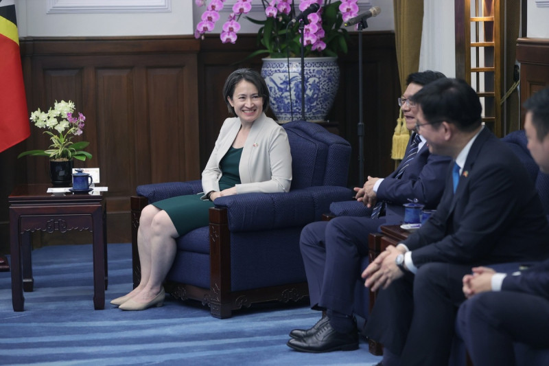  副總統蕭美琴、國安會祕書長吳釗燮、外交部長林佳龍陪同會晤友邦總理。 圖：總統府提供 