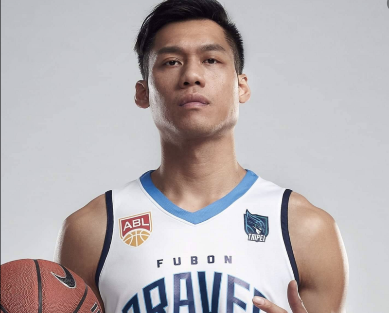今年剛滿42歲的林志傑，確定再與富邦勇士續約一年球員合約。   圖：擷取自林志傑臉書