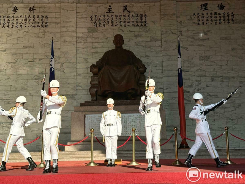 中正紀念堂三軍儀隊。   圖：張良一/攝