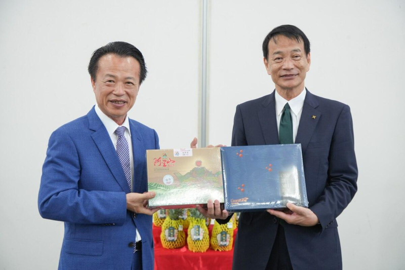 嘉義縣長翁章梁拜會防府市市長池田豊。 圖/嘉義縣政府提供