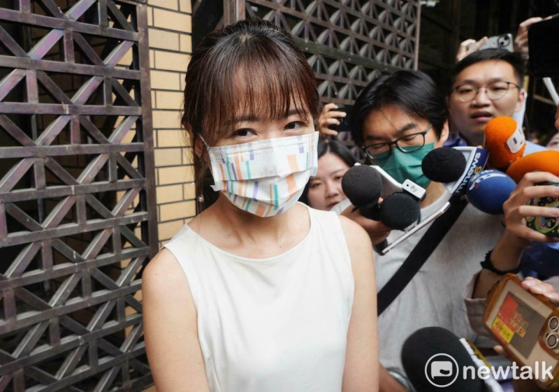 台北地院日前針對新竹市長高虹安於立委任內詐領助理加班費ㄧ案宣判，圖為前辦公室公關主任王郁文。   圖：張良ㄧ / 攝（資料照）