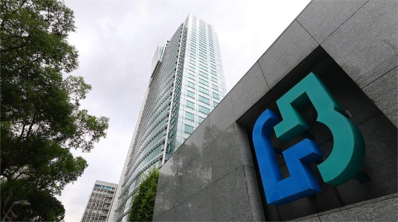 富邦投信週二（21日）宣布獲得金管會核准合併日盛投信。合併後的董事長及總經理，由富邦投信董事長黃昭棠、總經理林欣怡擔任。   圖：富邦金／提供