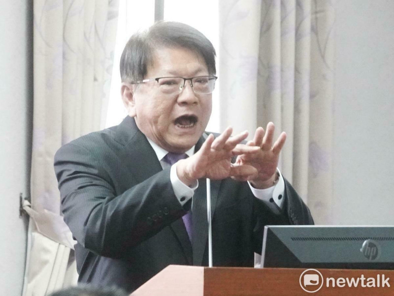 總統府秘書長潘孟安在立院司法法制委員會備詢。   圖：張良一/攝