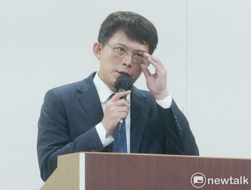 台灣民眾黨中央緊急應變小組出面召開記者會回應台北地檢署今（26）日偵結起訴柯文哲主席，圖為民眾黨立院黨團總召黃國昌。   圖：張良一/攝