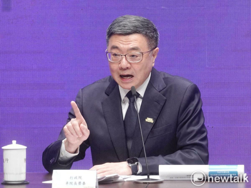 行政院長卓榮泰今（23）天在行政院記者會中，指控國、眾兩黨刪減中央政府總預算案，造成各部會施政困難，也影響到民眾權益。   圖：張良一/攝