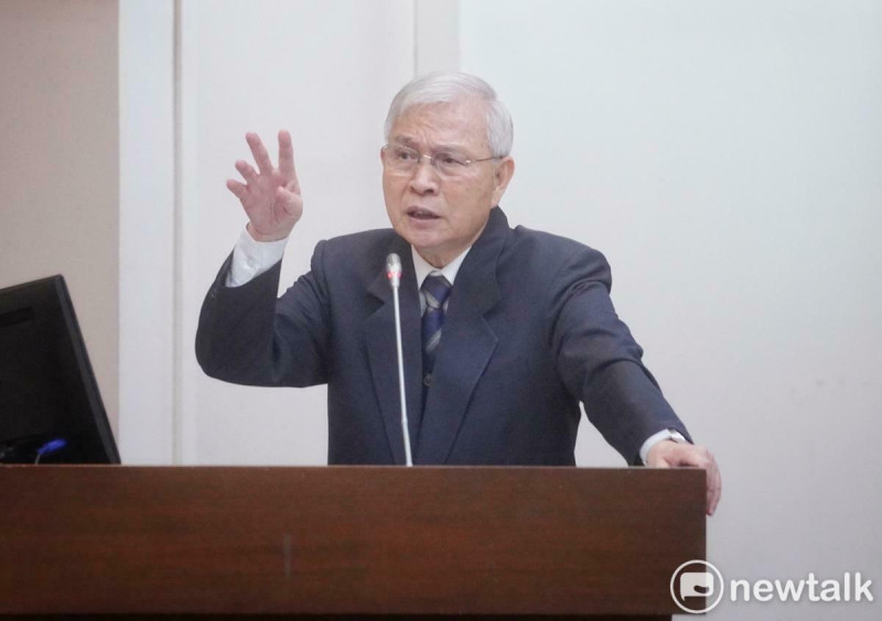 央行總裁楊金龍今（13）日在立院財政委員會備詢。   圖：張良一／攝