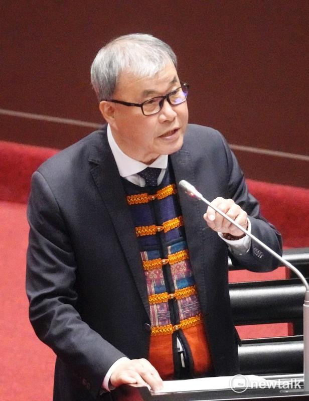 教育部長鄭英耀在立院院會備詢。   圖：張良一/攝