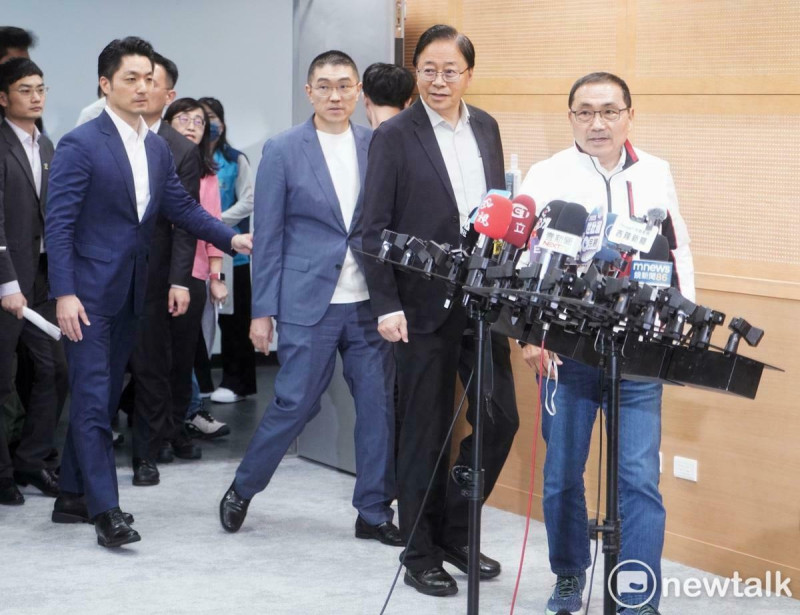 台北市長蔣萬安、新北市長侯友宜、桃園市長張善政和基隆市長謝國樑出席「基北北桃合作交流平臺」因應美國關稅議題會議後，舉行記者會回應媒體提問。   圖：張良一 / 攝