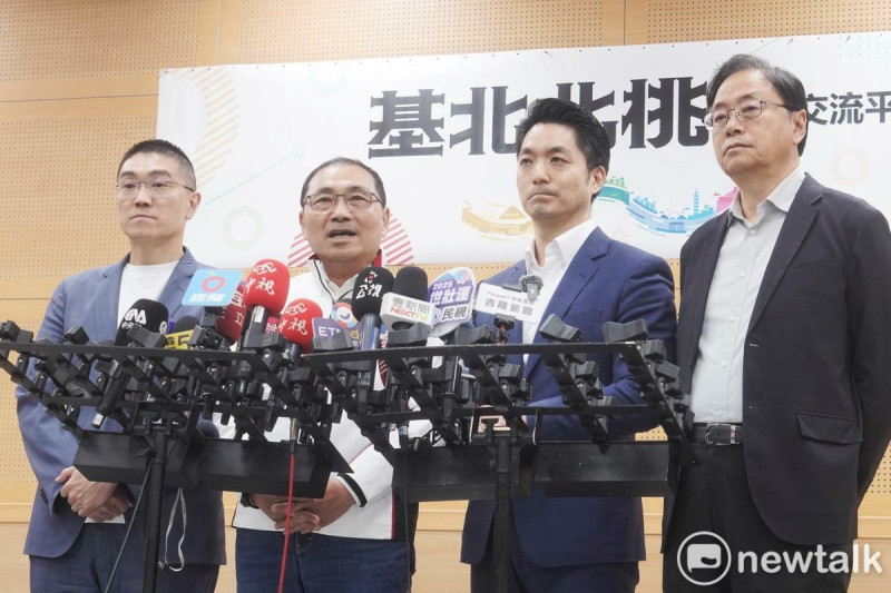 台北市長蔣萬安、新北市長侯友宜、桃園市長張善政和基隆市長謝國樑出席「基北北桃合作交流平臺」因應美國關稅議題會議後，舉行記者會回應媒體提問。   圖：張良一 / 攝