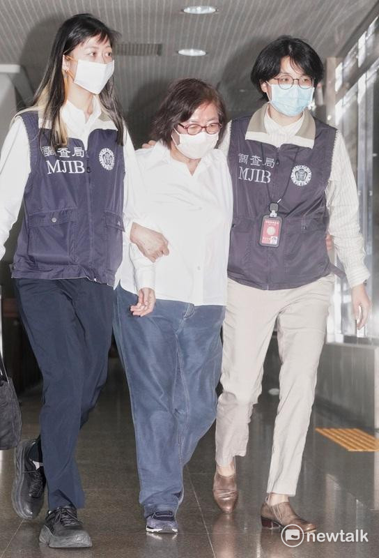 國民黨台北市黨部主委黃呂錦茹17日被帶往北檢複訊。   圖：張良一/攝
