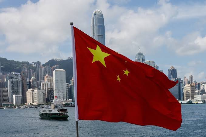 新網站稱,武漢病毒研究所的研究員早在 2019 年秋天就出現了類似新冠的症狀,暗示病毒在傳入野生動物市場前,可能就已從實驗室內部擴散。 圖:擷自X帳號@TrumpBarron__ 新網站稱,武漢病毒研究所的研究員早在 2019 年秋天就出現了類似新冠的症狀,暗示病毒在傳入野生動物市場前,可能就已從實驗室內部擴散。 圖:擷自X帳號@TrumpBarron__
