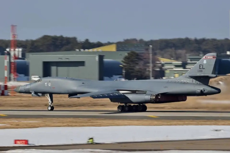 B-1B 戰機進駐日本，對朝鮮、俄羅斯威脅大。   圖 : 翻攝自騰訊網