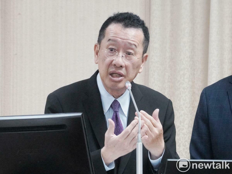 國防部長顧立雄今（23）日在立院外交及國防委員會備詢。   圖：張良一/攝