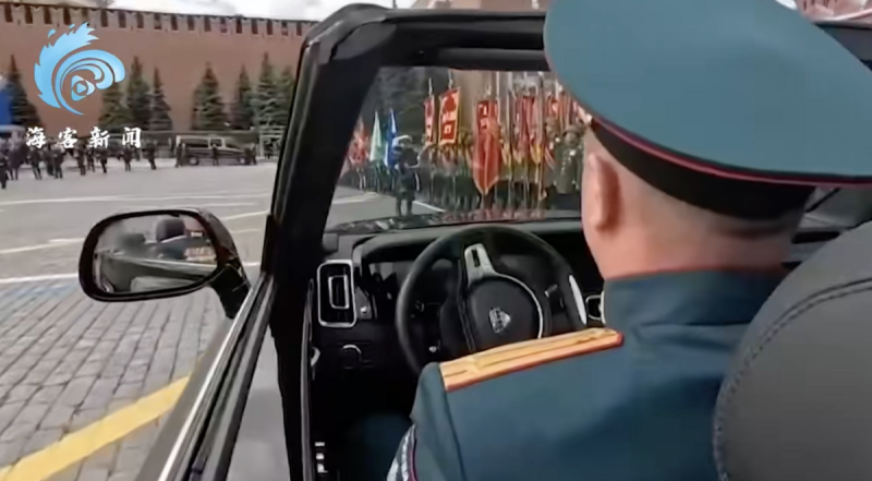 貝索洛夫車內視角,士兵整齊劃一。 海客軍事