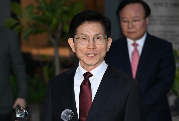 金文洙在經歷風波後確定代表國民力量黨出戰總統大選。 圖:翻攝自央視網 金文洙在經歷風波後確定代表國民力量黨出戰總統大選。 圖:翻攝自央視網