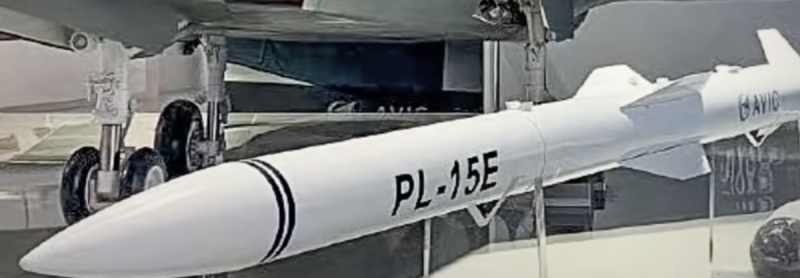 中國最先進的空對空飛彈「霹靂 15 」具備獨立尋找敵機的能力,在這次作戰中展顯驚人的精準度。 圖:翻攝自曙望雲霄 中國最先進的空對空飛彈「霹靂 15 」具備獨立尋找敵機的能力,在這次作戰中展顯驚人的精準度。 圖:翻攝自曙望雲霄