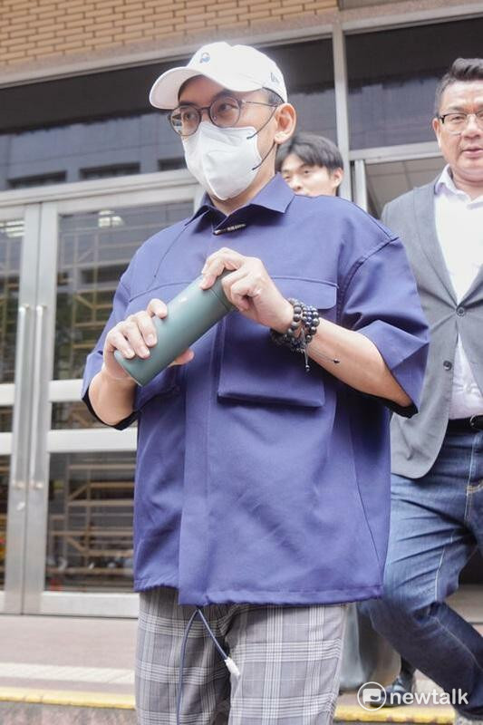 台灣高等法院14日針對藝人黃子佼持未成年性影像案，進行準備程序。庭訊期間，黃子佼又和1名被害者調解成立，而他也當場給錢，使得目前35名被害人中，有16人已經和黃子佼完成調解。   圖：張良一/攝
