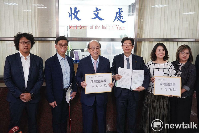 民進黨立院黨團總召柯建銘昨（30）一連發布數篇貼文，稱罷免日就在今年 7、8 月底；對此，中選會回應稱：「不予評論。」&nbsp;&nbsp;&nbsp;圖：張良一/攝