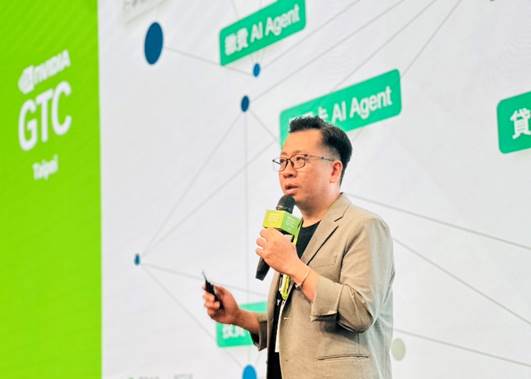 ▲國泰金控副總經理梁明喬表示,將持續強化 AI Agent 的適應性推理、複雜決策輔助與情境感知任務執行等能力,涵蓋從交易處理、服務自動化到智慧資訊擷取等應用,盼開啟以 AI 驅動的智慧金融服務時代。 圖:國泰金/提供 ▲國泰金控副總經理梁明喬表示,將持續強化 AI Agent 的適應性推理、複雜決策輔助與情境感知任務執行等能力,涵蓋從交易處理、服務自動化到智慧資訊擷取等應用,盼開啟以 AI 驅動的智慧金融服務時代。 圖:國泰金/提供