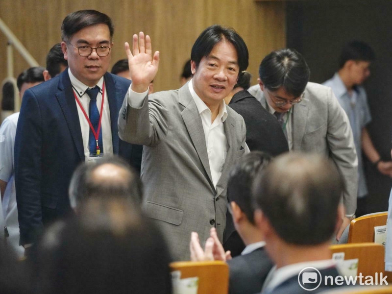 總統賴清德今（23）天在國發會主委劉鏡清、國科會主委吳誠文、金管會主委彭金隆和環境部長彭啟明等人的陪同下，出席「台灣綠色成長啟動暨亞洲綠色成長論壇開幕儀式」。   圖：張良一/攝