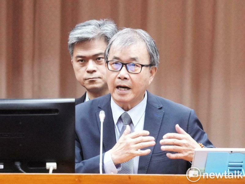 教育部長鄭英耀在立院教育及文化委員會備詢。   圖：張良一/攝