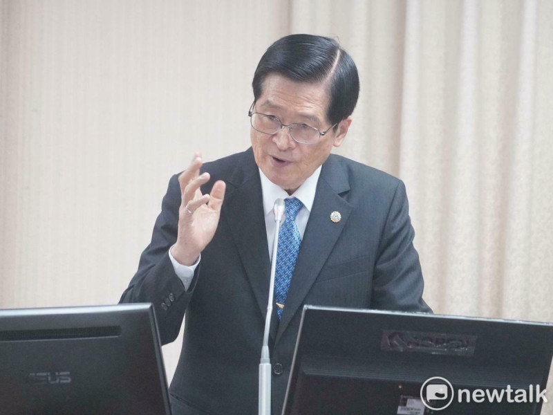 退撫會主委嚴德發在立院外交及國防委員會備詢。   圖：張良一/攝