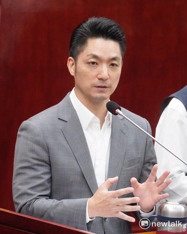 台北市長蔣萬安今（6）天在台北市議會總質詢備詢。   圖：張良一/攝