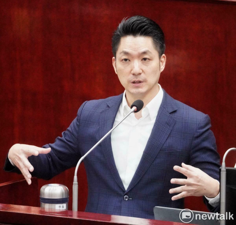 台北市長蔣萬安在台北市議會總質詢備詢。   圖：張良一 / 攝