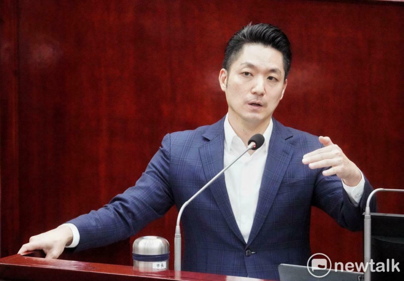 台北市長蔣萬安在台北市議會總質詢備詢。 圖:張良一 / 攝