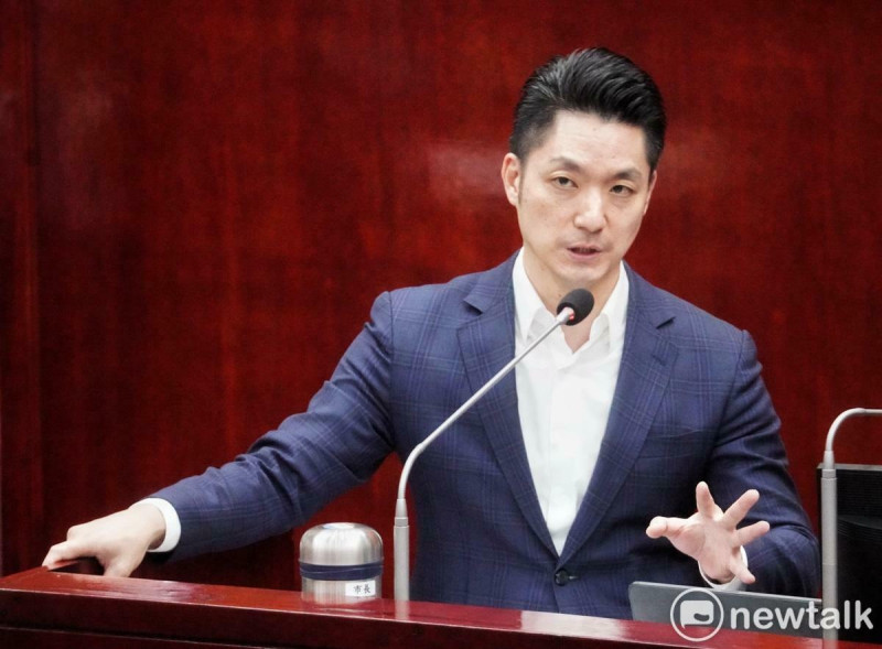 台北市長蔣萬安在台北市議會總質詢備詢。   圖：張良一 / 攝