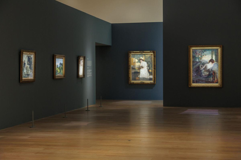 此展展出多件美國印象派作品,隨著印象派在美國的普及,當地藝術家也發展出融合在地風格的印象派,展現印象派在世界各地綻放出的繽紛風貌。 圖:富邦美術館/提供