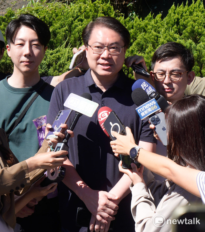民進黨秘書長林右昌在護國大遶境掃街前受訪。（資料照）   圖：張良一/攝