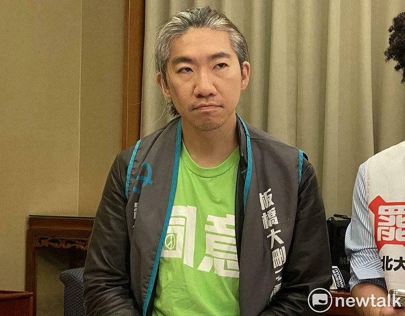 醫界與法律界今(22)日在立法院中興會館舉行聯合記者會「罷免是民主護國的行動,是制度修復的正當力量」,圖是出席者史書華 圖:林朝億/攝