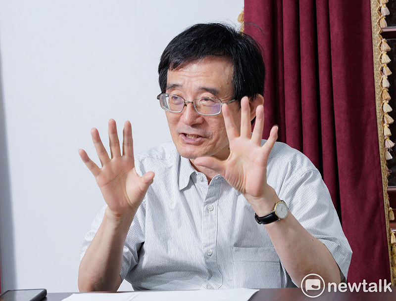 卸任的228事件基金會董事長薛化元接受新頭殼專訪。 圖:張良一/攝 卸任的228事件基金會董事長薛化元接受新頭殼專訪。 圖:張良一/攝
