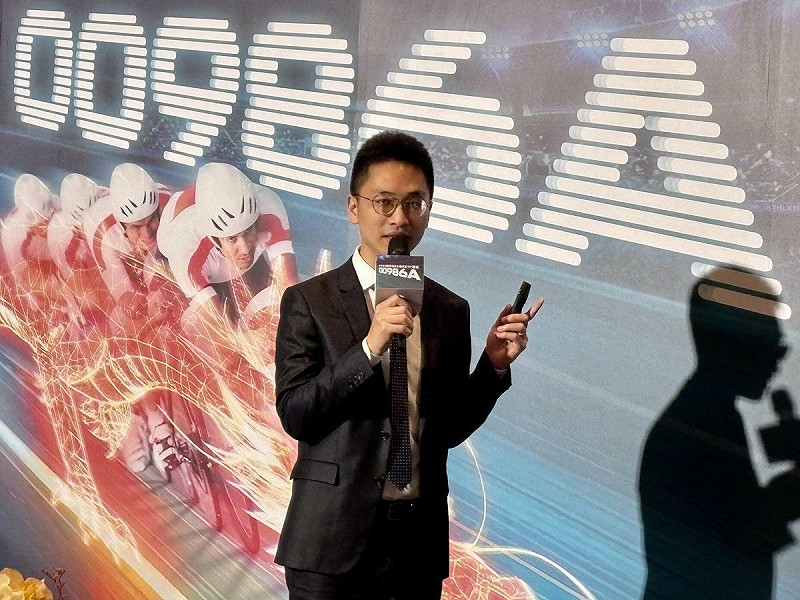蘇聖峰指出，ETF選股具備下列利基：規模優勢、個股風向球、經營體質佳、獲利及技術領先同業等，操作策略以在長期趨勢中，尋找具成長潛力的龍頭優質企業。 圖：黃偉柏／攝影