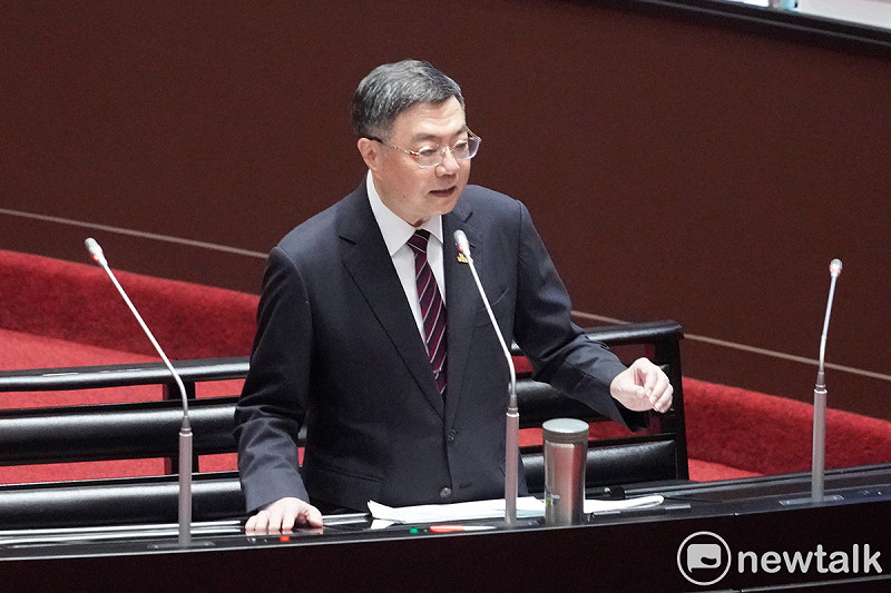 行政院長卓榮泰今（12）天在立法院院會就丹娜絲颱風及728豪雨災後復原重建進行專案報告並備質詢。圖為行政院長卓榮泰在立院院會備詢。   圖：張良一/攝